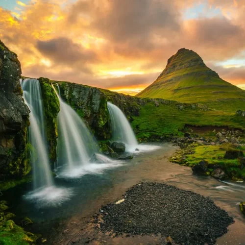 Kirkjufell.jpg